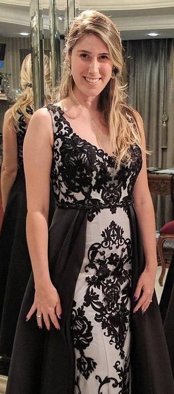 Elegant Black Mother of the Bride Dresses V Neck Sleeveless Lace Applique Floor Length Mother's Dresses Detachable Train Wedding Guest Dress