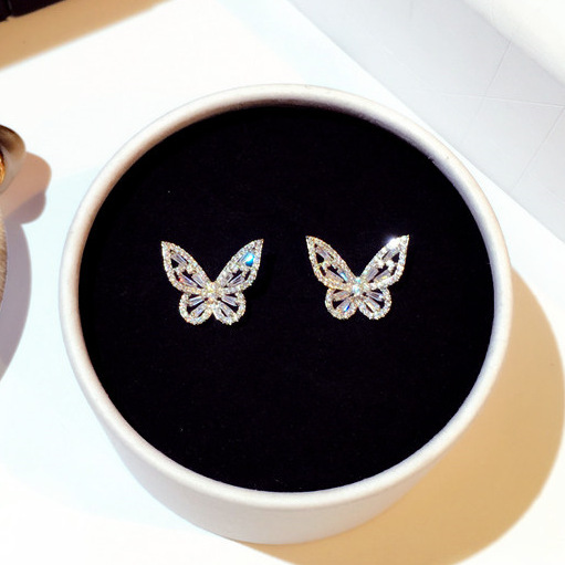 Super Glittering new hot ins fashion luxury designer diamond zircon lovely beautiful butterfly stud earrings for woman girls
Super Glittering new hot ins fashion luxury designer diamond zircon lovely beautiful butterfly stud earrings for woman girls
