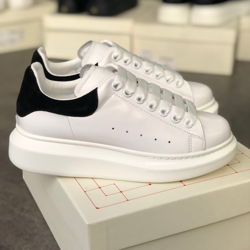 Men Women Platform Sneakers Reflective 3M white Leather Trainers Flat Casual Shoes Party Wedding Shoes Suede Sports Sneakers With Box, Color 36
Men Women Platform Sneakers Reflective 3M white Leather Trainers Flat Casual Shoes Party Wedding Shoes Suede Sports Sneakers With Box, Color 36