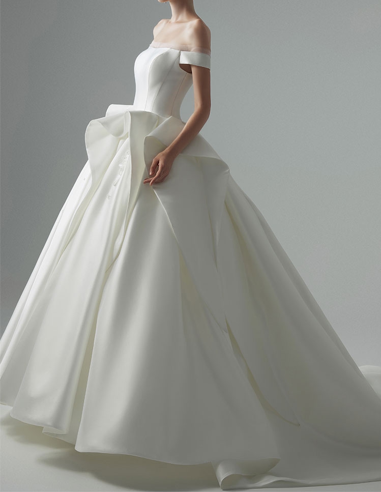 2020 Modest YL Ball Gown Off Shoulder Sleeveless Lace Up Wedding Dresses Lace Applique Satin Ruffles Wedding Gowns Sweep Train Bridal Gowns