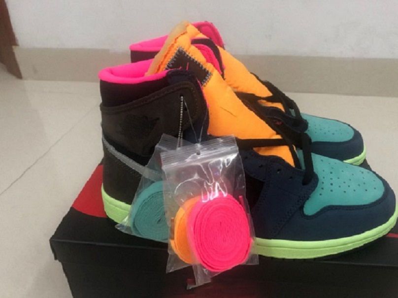 High OG 1 Bio Hack 2020 new Release 1s Baroque Brown Black-Laser Orange-Racer Pink Mens Basketball Shoes Men Sports Sneakers 555088-201 size
High OG 1 Bio Hack 2020 new Release 1s Baroque Brown Black-Laser Orange-Racer Pink Mens Basketball Shoes Men Sports Sneakers 555088-201 size