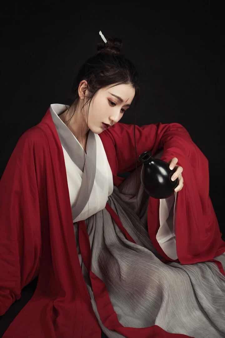 Women Hanfu Chinese Folk Dance Vintage Costume Elegant Improved Hanfu Suit Han Dynasty Swordsman Cosplay Costume Outfit, As picture
Women Hanfu Chinese Folk Dance Vintage Costume Elegant Improved Hanfu Suit Han Dynasty Swordsman Cosplay Costume Outfit, As picture