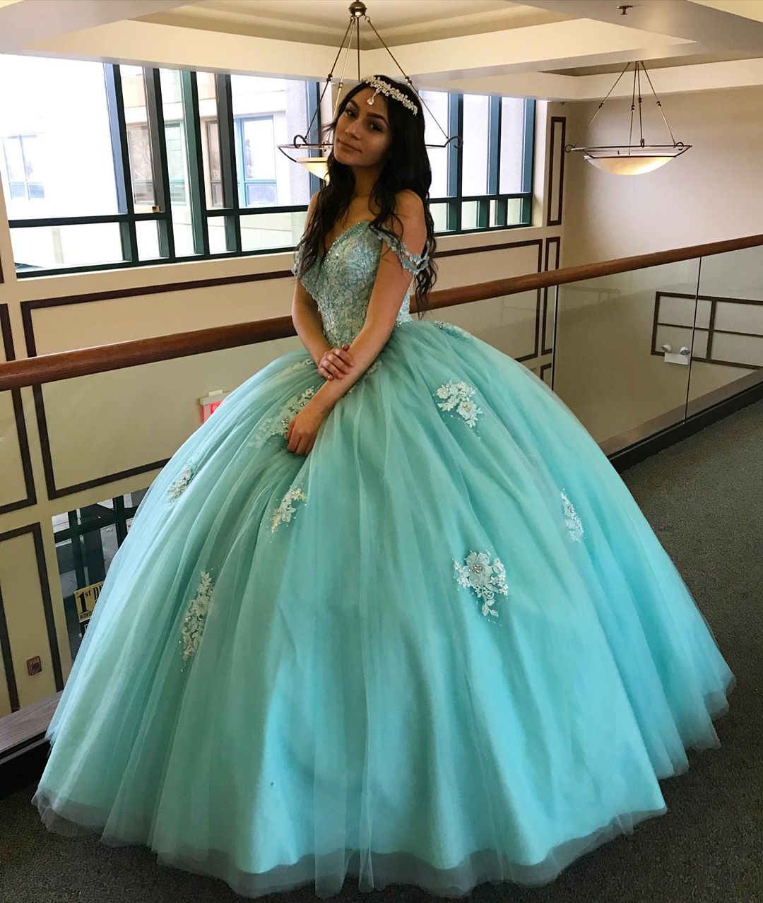 Lace Beaded Sky Blue Quinceanera Prom Dresses Ball Gown Spaghetti Tulle Cheap Sexy Evening Party Sweet 16 Dress ZJ104