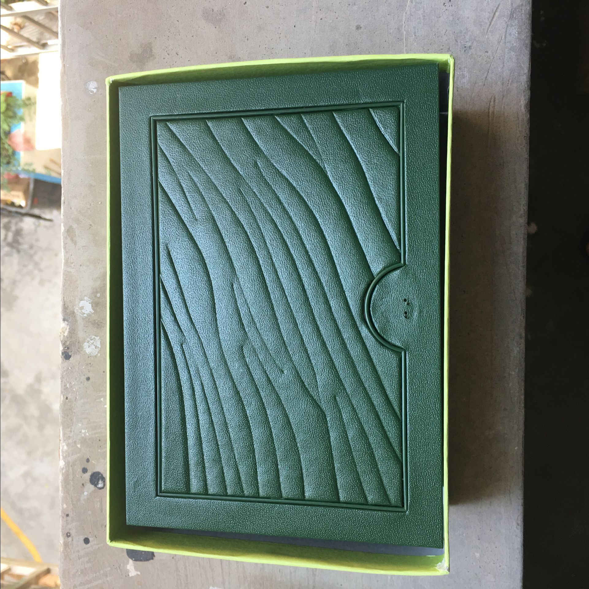 Hot sell Luxury Dark Green Watch Box Gift Case For Rolex Watches Booklet Card Tags And Papers In English Swiss Watches Boxes
Hot sell Luxury Dark Green Watch Box Gift Case For Rolex Watches Booklet Card Tags And Papers In English Swiss Watches Boxes