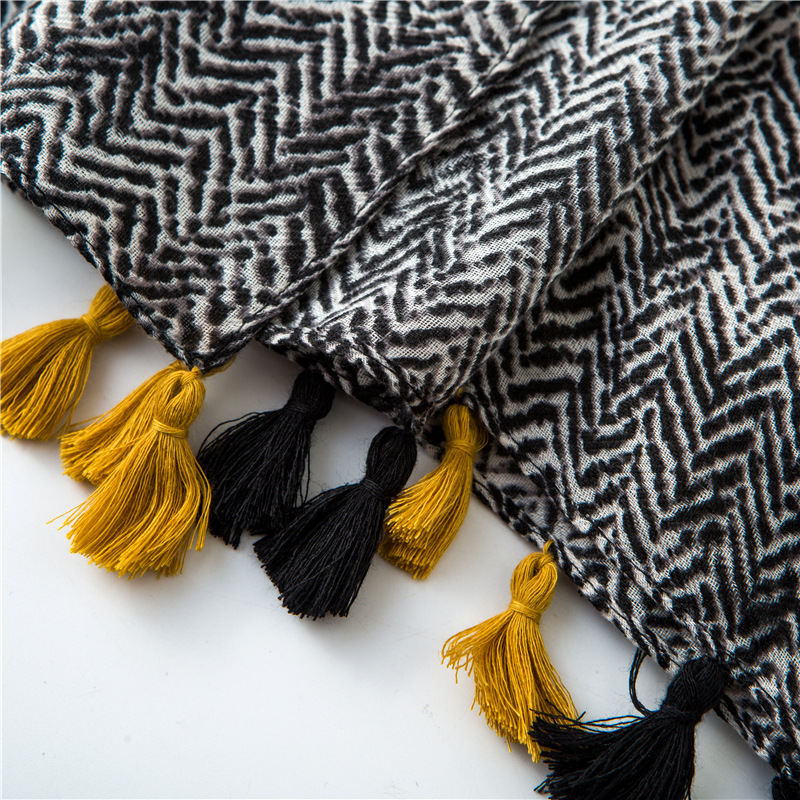 Fashion women's new ladies snakeskin leopard cotton scarf tassel shawl holiday sunscreen scarf Muslim headscarf woman