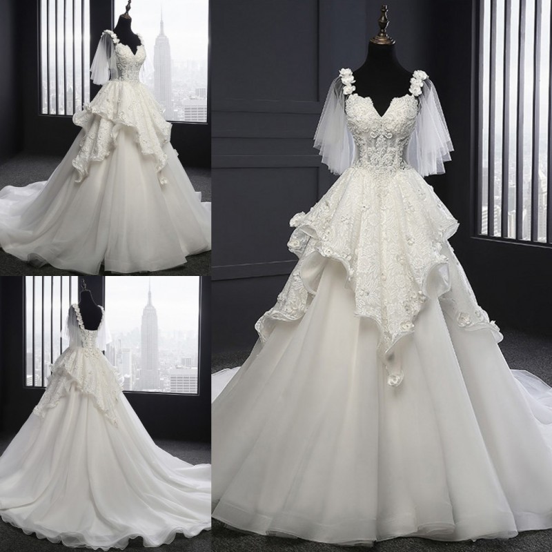 Luxurious Wedding Dresses V Neck Appliques Sequins Lace Ball Gowns Bridal Gowns Custom Made Lace-up Back Sweep Train robe de mariée, Black
Luxurious Wedding Dresses V Neck Appliques Sequins Lace Ball Gowns Bridal Gowns Custom Made Lace-up Back Sweep Train robe de mariée, Black