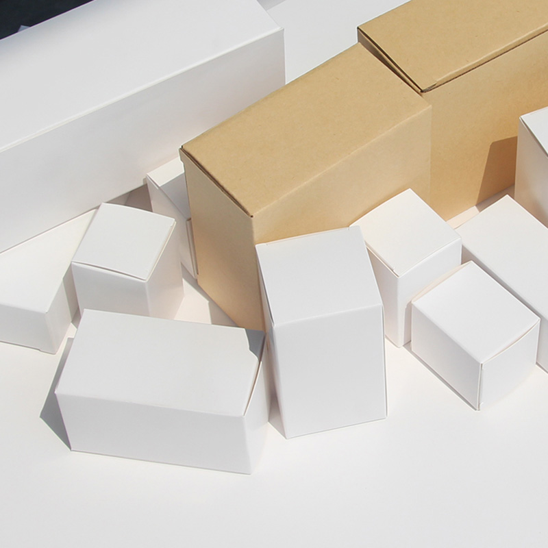 50pcs/General purpose white small gift box packaging box 350g square blank cardboard spot cosmetics color
50pcs/General purpose white small gift box packaging box 350g square blank cardboard spot cosmetics color