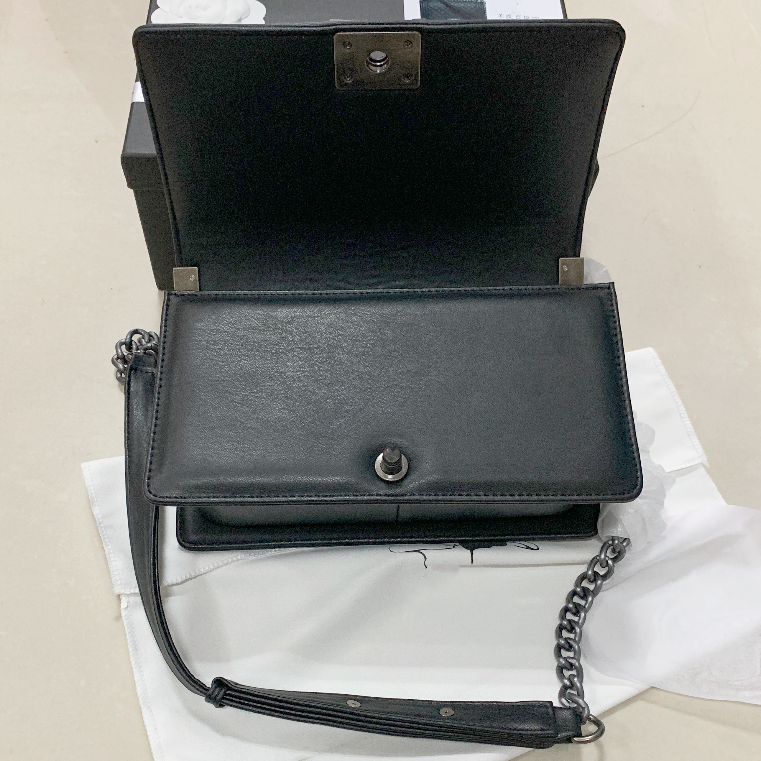 Newset Classic 20cm 25cm Flap Chain Bag Lady Designer Bags Women Plaid Chain Handbag Real Leather Purse Crossbody Shoulder Messenger Bag, Black-sheepskin-golden hw
Newset Classic 20cm 25cm Flap Chain Bag Lady Designer Bags Women Plaid Chain Handbag Real Leather Purse Crossbody Shoulder Messenger Bag, Black-sheepskin-golden hw