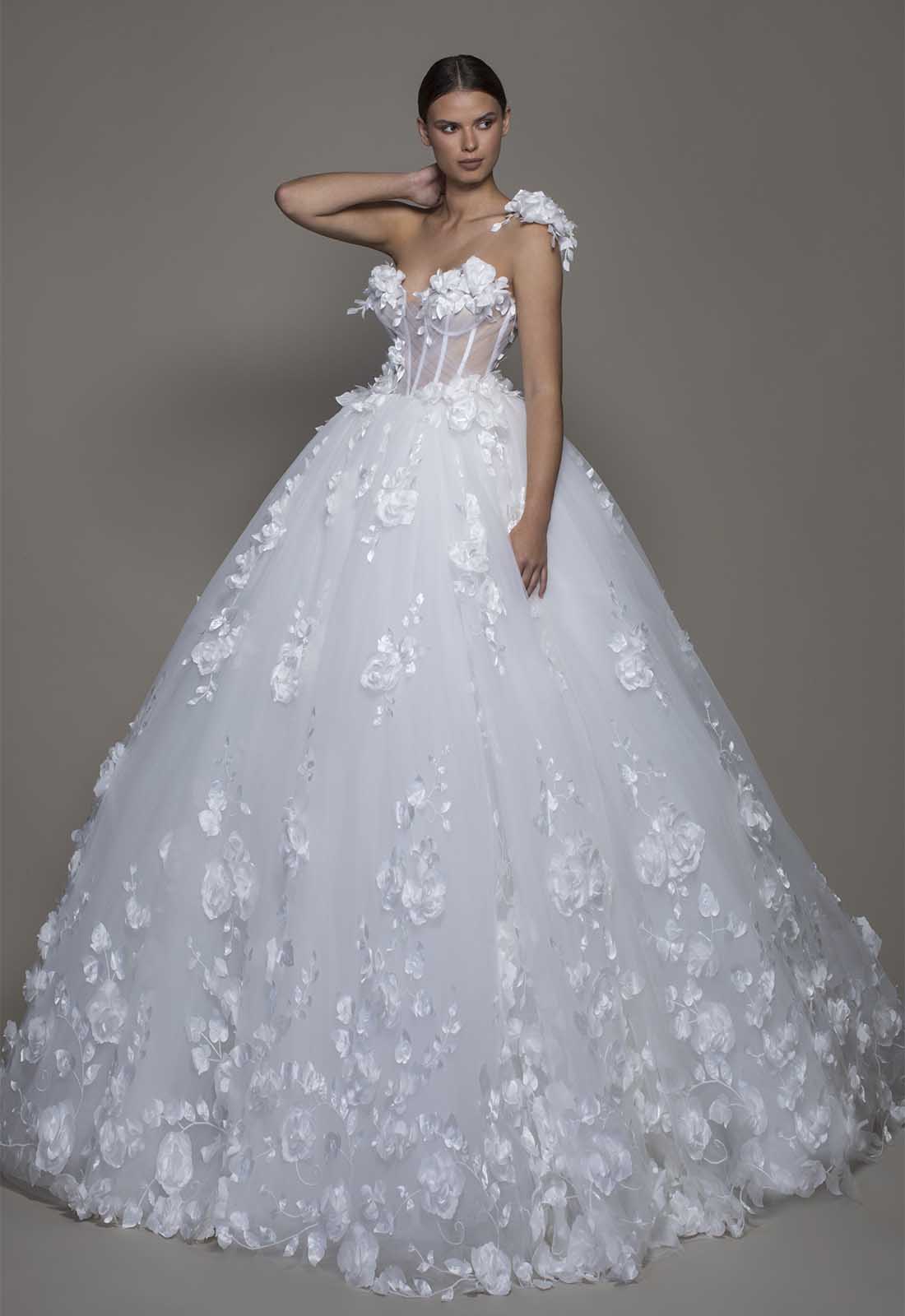 2020 White Wedding Dresses With 3D Floral Appliqued A Line Sweep Train Bohemian Wedding Dress Custom Made Country Garden Boho Bridal Gowns