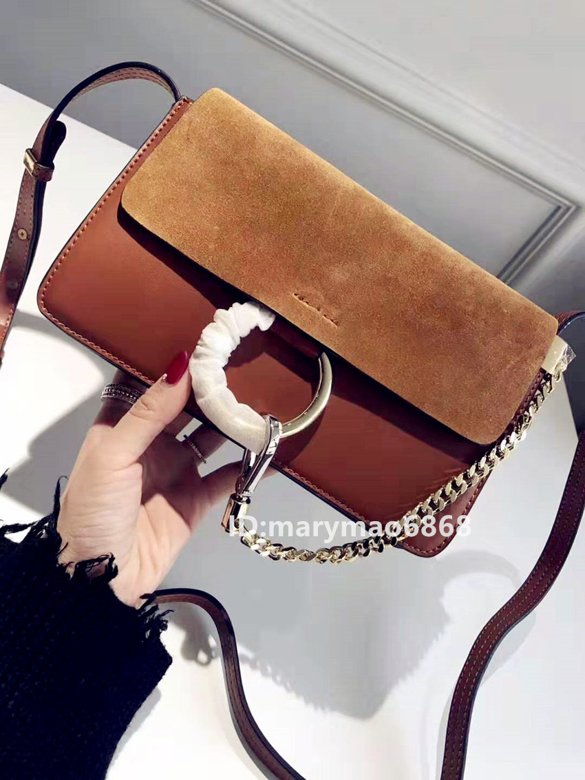 Famous Chain Shoulder Bags women Luxury Real Leather Handbag 23*5*14CM Ladies Messenger Bags Circle Designer Purse Small square bags, Grey
Famous Chain Shoulder Bags women Luxury Real Leather Handbag 23*5*14CM Ladies Messenger Bags Circle Designer Purse Small square bags, Grey