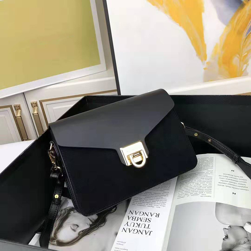 Designer Handbag Crossbody Bag Original Box Packaging Imported Top Layer Genuine Leather Fashion Women Shoulder Bag, Army green
Designer Handbag Crossbody Bag Original Box Packaging Imported Top Layer Genuine Leather Fashion Women Shoulder Bag, Army green