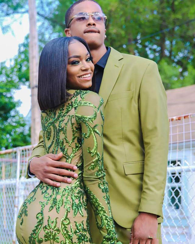 Olive Green Black Girl Mermaid Prom Dresses Long Sleeves Sheer Plunging Neck Plus Size Evening Gowns Sequined Floor Length Lace Formal Dress