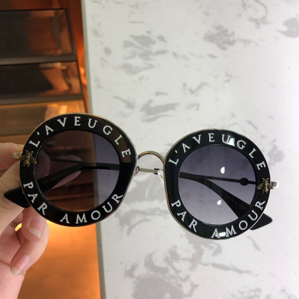 High-quality Luxury 0113 Designer Sunglasses For Women Fashion Round Summer Style Black Gold Frame eyewear Top Quality UV Protection Lens Wi, White;black
High-quality Luxury 0113 Designer Sunglasses For Women Fashion Round Summer Style Black Gold Frame eyewear Top Quality UV Protection Lens Wi, White;black