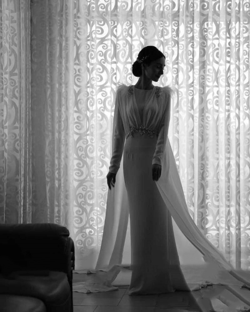 Elegant White A Line Wedding Dresses with Wrap Jewel Neck Crystal Beaded Bridal Gowns Ruched Chiffon robes de mariée