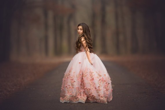 Luxury Flower Girl Dresses Tulle Lace 3D Floral Appliqued A Line Girls Pageant Dress Custom Made Halter Cute Kids Formal Gown