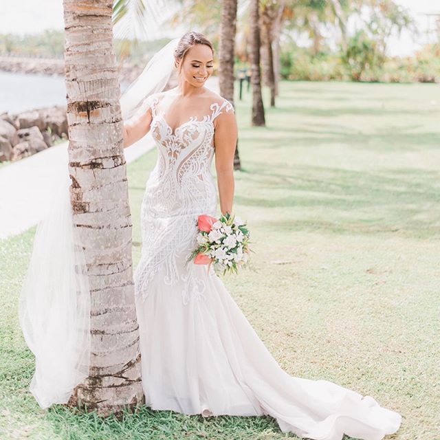 Plus Size Wedding Dresses Sheer Jewel Neck Lace Applique Cap Sleeve Mermaid Bridal Gowns Sweep Train Elegant Bridal Robe De Mariee