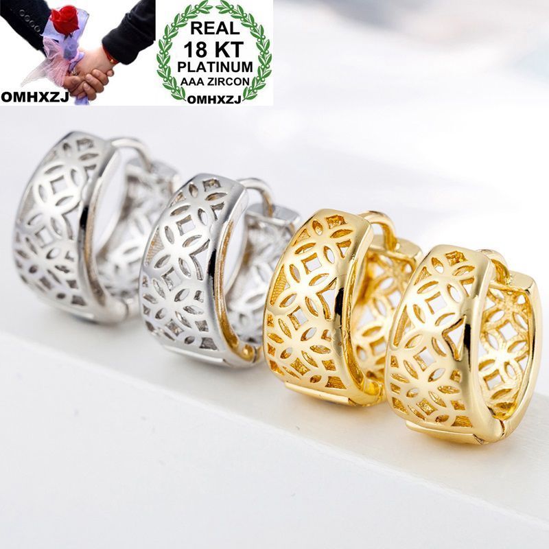 OMHXZJ Wholesale Personalit Huggies Fashion Woman Girl Party White Gold Flower Hollowed Out 18KT Gold Hoop Earrings ear studs YE429
OMHXZJ Wholesale Personalit Huggies Fashion Woman Girl Party White Gold Flower Hollowed Out 18KT Gold Hoop Earrings ear studs YE429