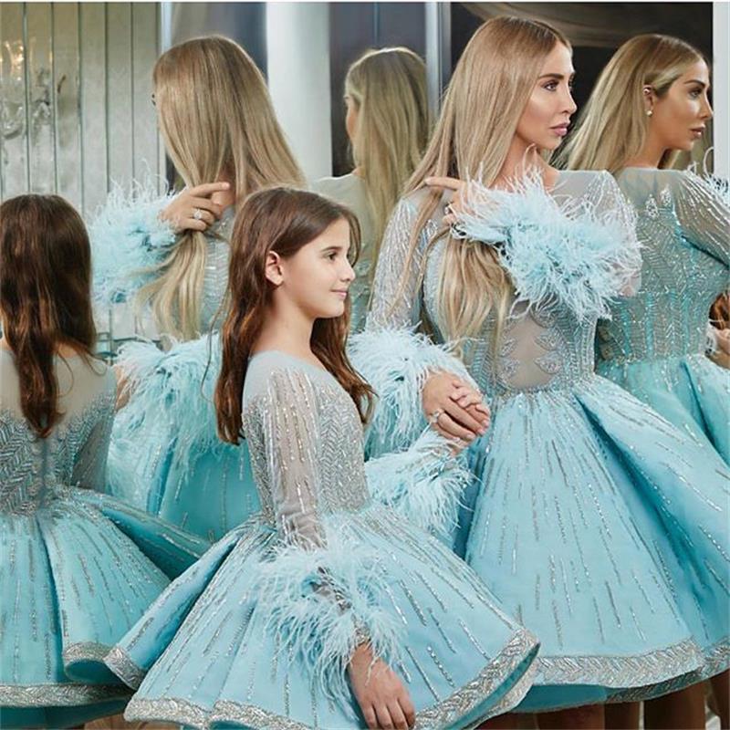 2019 Sweety Flower Girl Dresses Jewel Neck Lace Appliqued Beading Special Occasion Dress For Weddings Feather Kids Pageant Gowns, Custom made from color chart
2019 Sweety Flower Girl Dresses Jewel Neck Lace Appliqued Beading Special Occasion Dress For Weddings Feather Kids Pageant Gowns, Custom made from color chart