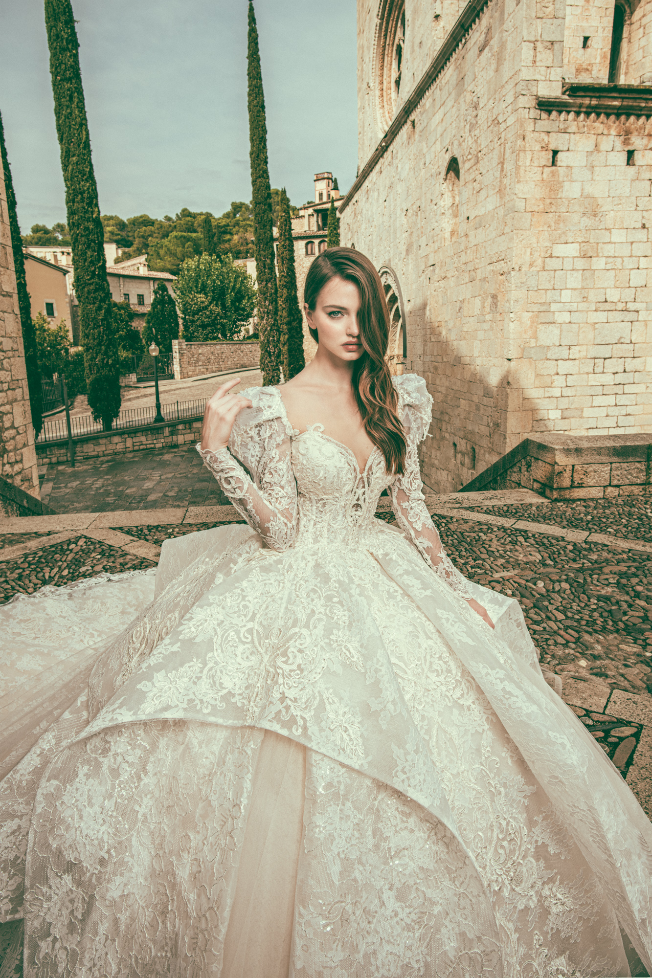 Modest Bohemian Corona Borealis Ball Gown Wedding Dresses Long Sleeve Tulle Lace Applique Pearls Wedding Gowns Sweep Train robe de mariée