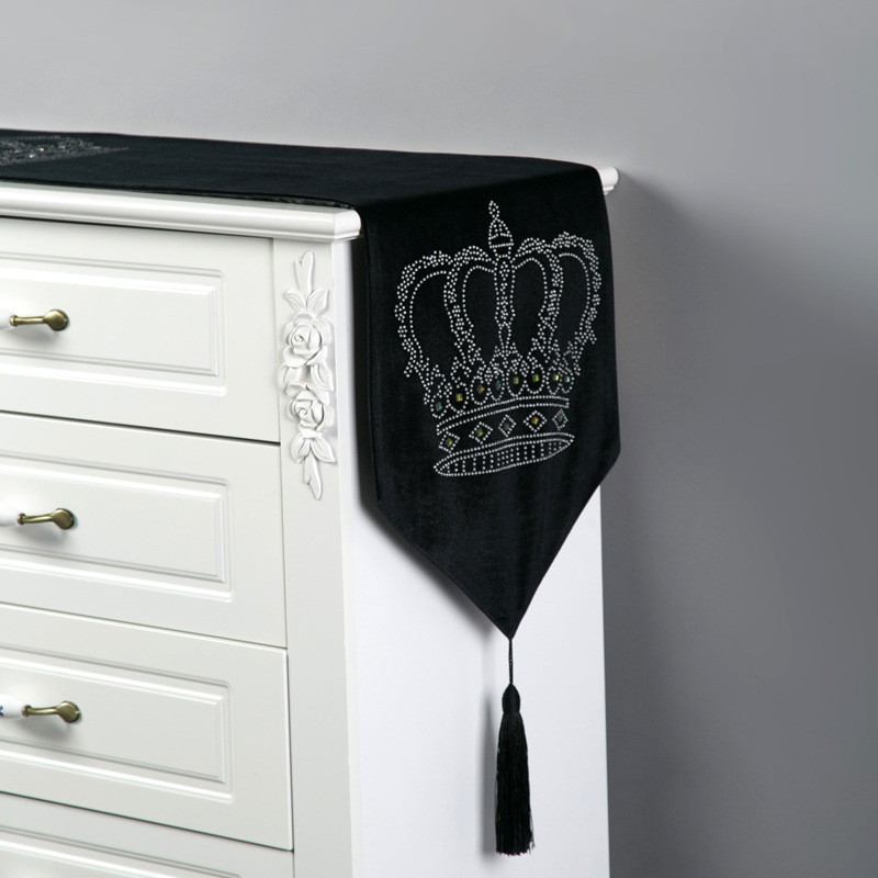 Luxury Thickened Solid Crown Table Runners TV Shoes Cabinet Tea Table Cover European Christmas Decor Velvet Table Cloth
Luxury Thickened Solid Crown Table Runners TV Shoes Cabinet Tea Table Cover European Christmas Decor Velvet Table Cloth