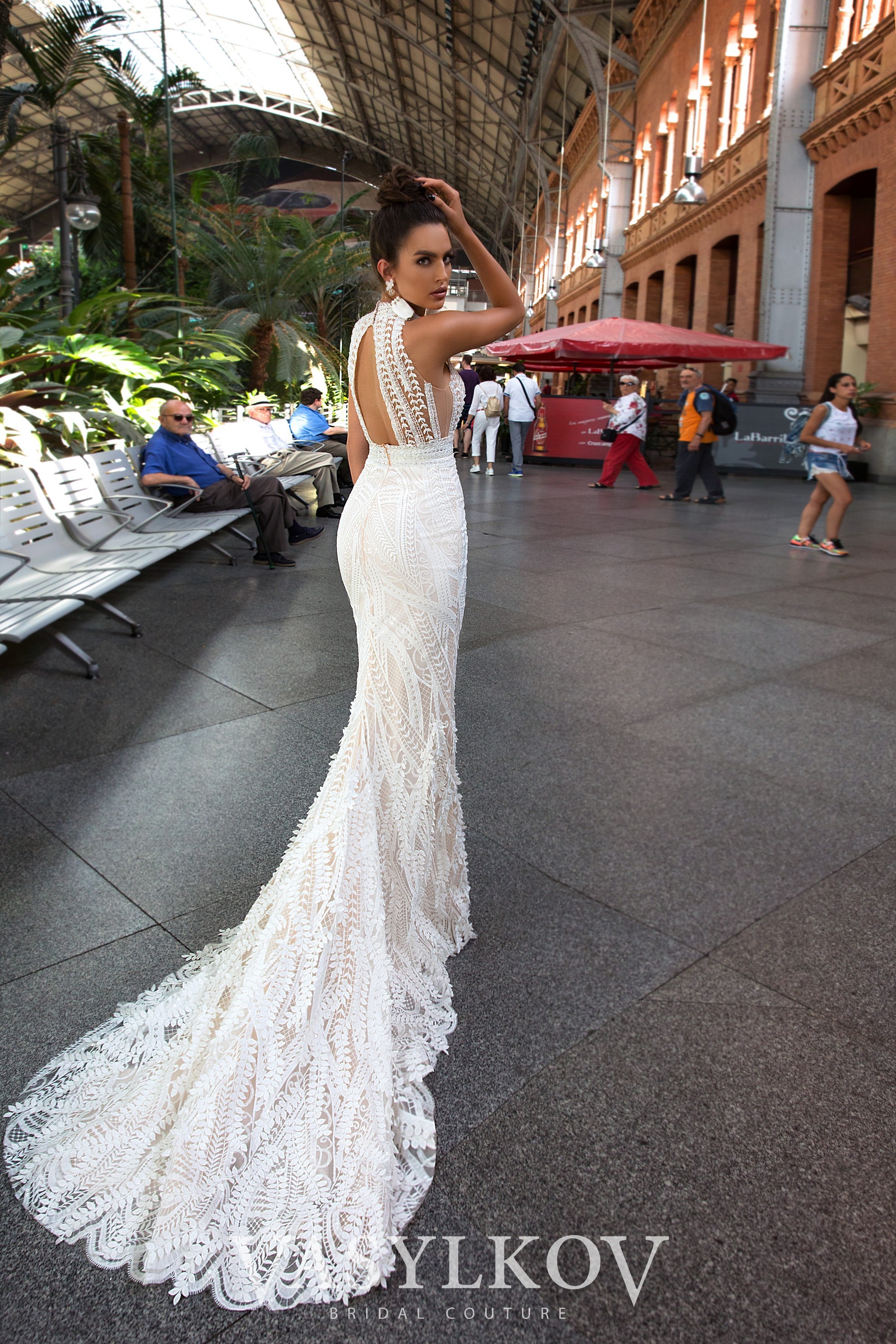 2019 Mermaid Wedding Dresses With Detachable Wrap Lace Appliqued Hollow Back Sweep Train Beach Wedding Dress Custom Plus Size Bridal Gowns