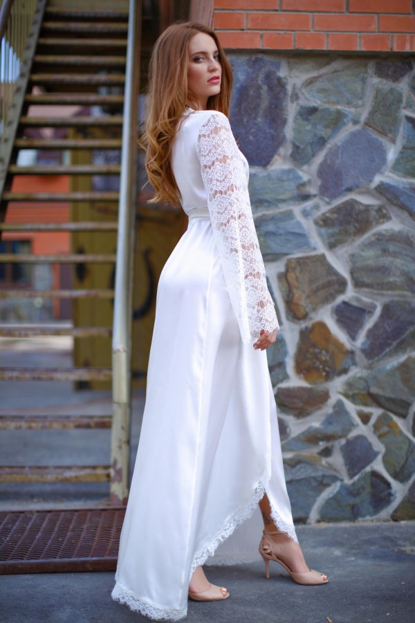 White Women Lace Wedding Robes Long Sleeve Lingerie Sleepwear Bridesmaid Nightgown Bridal Party Gifts Bathrobes Nightwear Lingerie