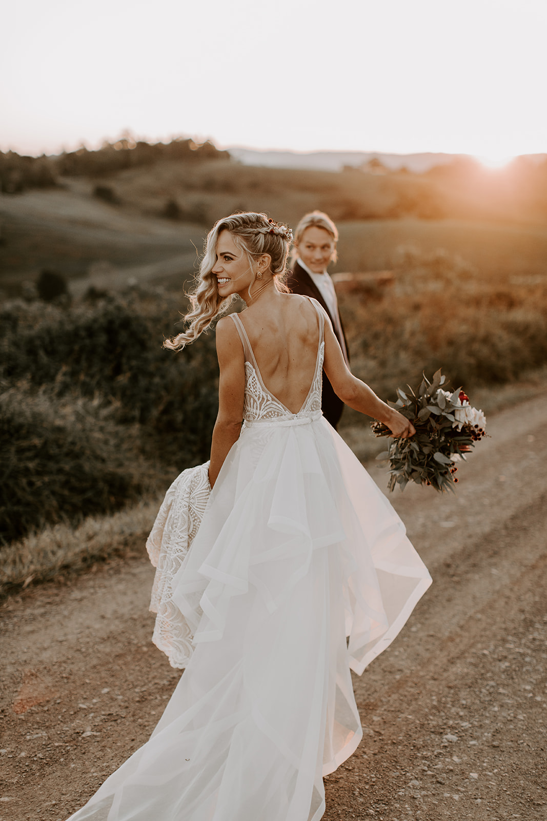 2020 Lace Mermaid Wedding Dresses With Detachable Train V Neck Applique Country Wedding Dress Bridal Gowns Custom Made Robes De Mariée