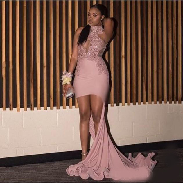 2020 High Low Black Girl Prom Dresses Lace Applique Beaded High Neck Dusty Pink Evening Dress Sweep Train Party Gowns