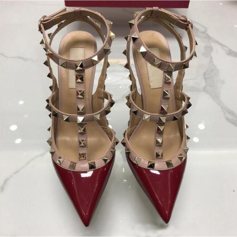 high quality 2020 Designer women high heels party fashion rivets girls sexy pointed shoes Dance shoes wedding shoes Double straps sandals, Black
high quality 2020 Designer women high heels party fashion rivets girls sexy pointed shoes Dance shoes wedding shoes Double straps sandals, Black