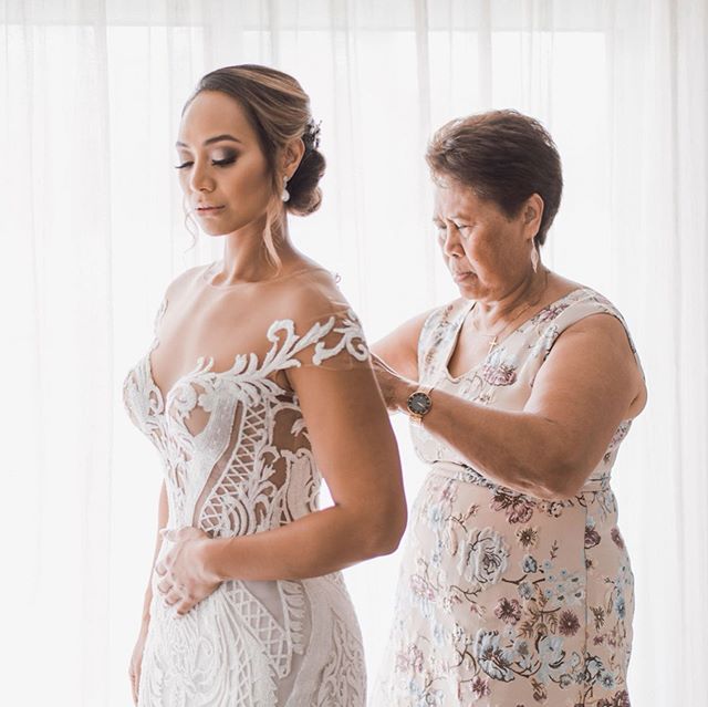 Plus Size Wedding Dresses Sheer Jewel Neck Lace Applique Cap Sleeve Mermaid Bridal Gowns Sweep Train Elegant Bridal Robe De Mariee