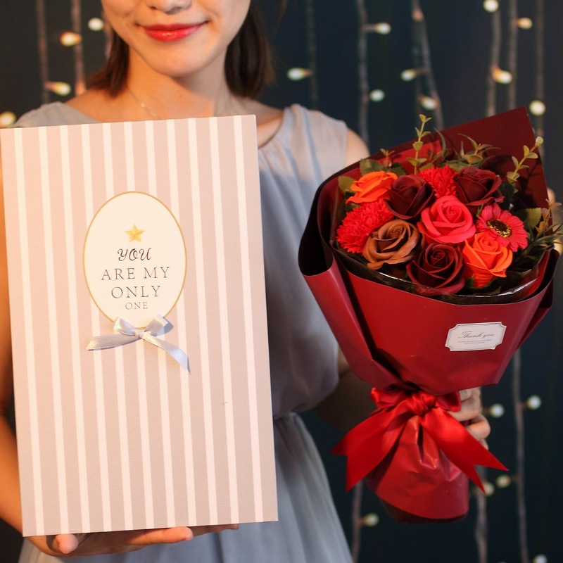Fake Soap Flowers Bouquet Gift Box Mother's/Teacher's Day Birthday Gift Valentine's Day Rose Artificial Flowers for Party Decor, Style 8
Fake Soap Flowers Bouquet Gift Box Mother's/Teacher's Day Birthday Gift Valentine's Day Rose Artificial Flowers for Party Decor, Style 8
