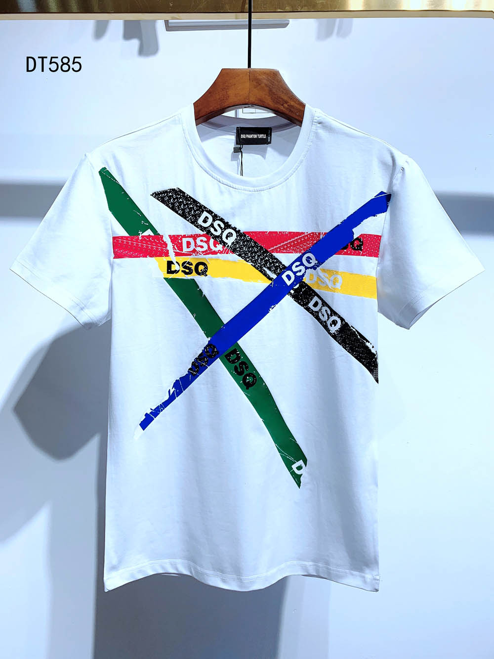 DSQ Mens Designer T Shirts Black White Men Summer Fashion Casual Street T-shirt Tops Short Sleeve Euro Size M-XXXL 6833
DSQ Mens Designer T Shirts Black White Men Summer Fashion Casual Street T-shirt Tops Short Sleeve Euro Size M-XXXL 6833