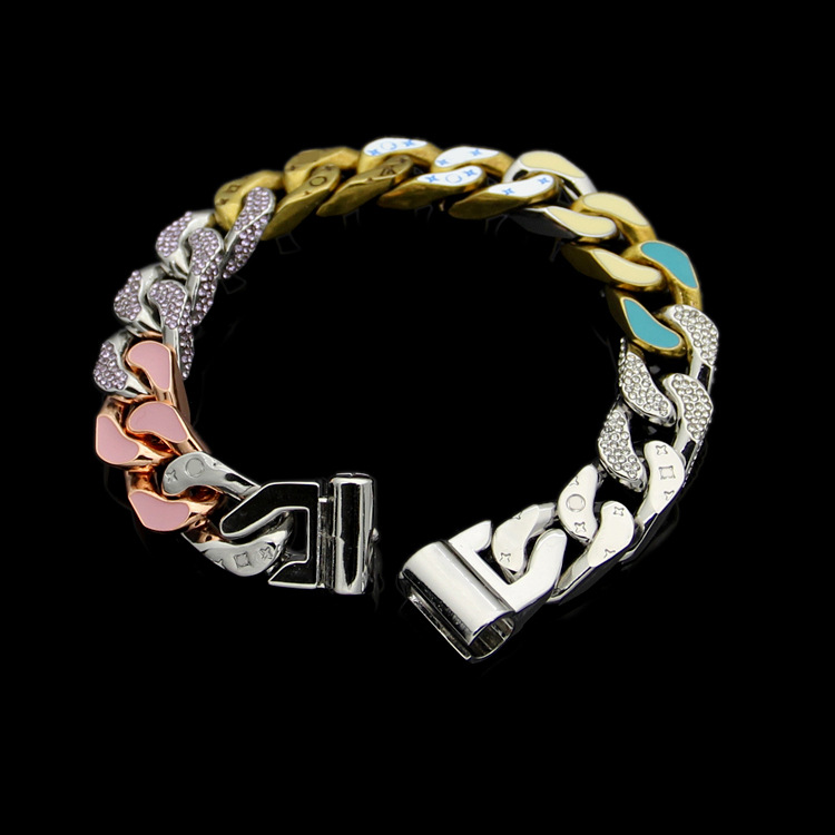 V letter pink green enamel color Plated Silver Cuban Charm Bracelet Width High Quality luxury designer jewelry Men bracelets Bangle, Black
V letter pink green enamel color Plated Silver Cuban Charm Bracelet Width High Quality luxury designer jewelry Men bracelets Bangle, Black