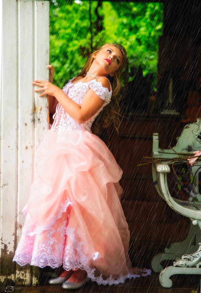Cute Pink Flower Girl Dresses For Weddings Off The Shoulder Beads A Line Girls Pageant Gowns Tutu First Holy Communion Dresses Party Wear