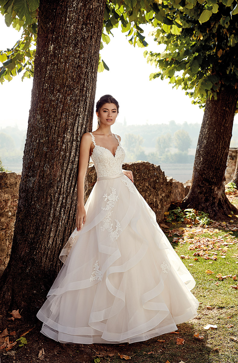 2019 Vestido De Novia Vintage Wedding Dresses Backless Lace Applique Tiered Skirts Bridal Gowns Sweep Train Summer Boho Wedding Dress