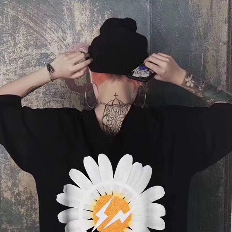 Fashion- 19SS Fragment X Peaceminusone PMO Tee GD Daisy Couple Hip Hop Fashion Men Women Casual Short Sleeves Tee Summer HFLSTX439, Black
Fashion- 19SS Fragment X Peaceminusone PMO Tee GD Daisy Couple Hip Hop Fashion Men Women Casual Short Sleeves Tee Summer HFLSTX439, Black