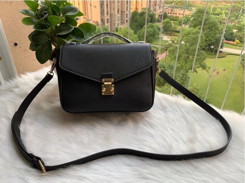 Black embossed flowers M44875 pochette metis high quality women Messenger bag leather women's handbag shoulder bags crossbody bags, Black/embossing
Black embossed flowers M44875 pochette metis high quality women Messenger bag leather women's handbag shoulder bags crossbody bags, Black/embossing