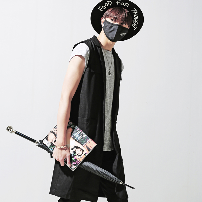 2019 New men' clothing Hair Stylist GD Fashion Original thin Medium long Vest Sleeveless Waistcoat plus size Singer costumes, Black
2019 New men' clothing Hair Stylist GD Fashion Original thin Medium long Vest Sleeveless Waistcoat plus size Singer costumes, Black