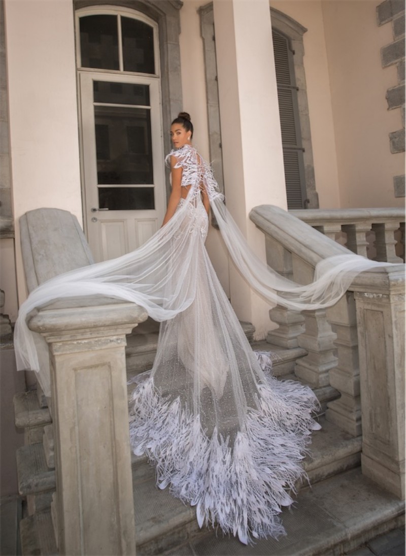 Elihav Sasson 2019 Feather Mermaid Wedding Dresses With Wrap Sexy V Neck Lace Appliqued Beads Sweep Train Bridal Gowns Custom Made