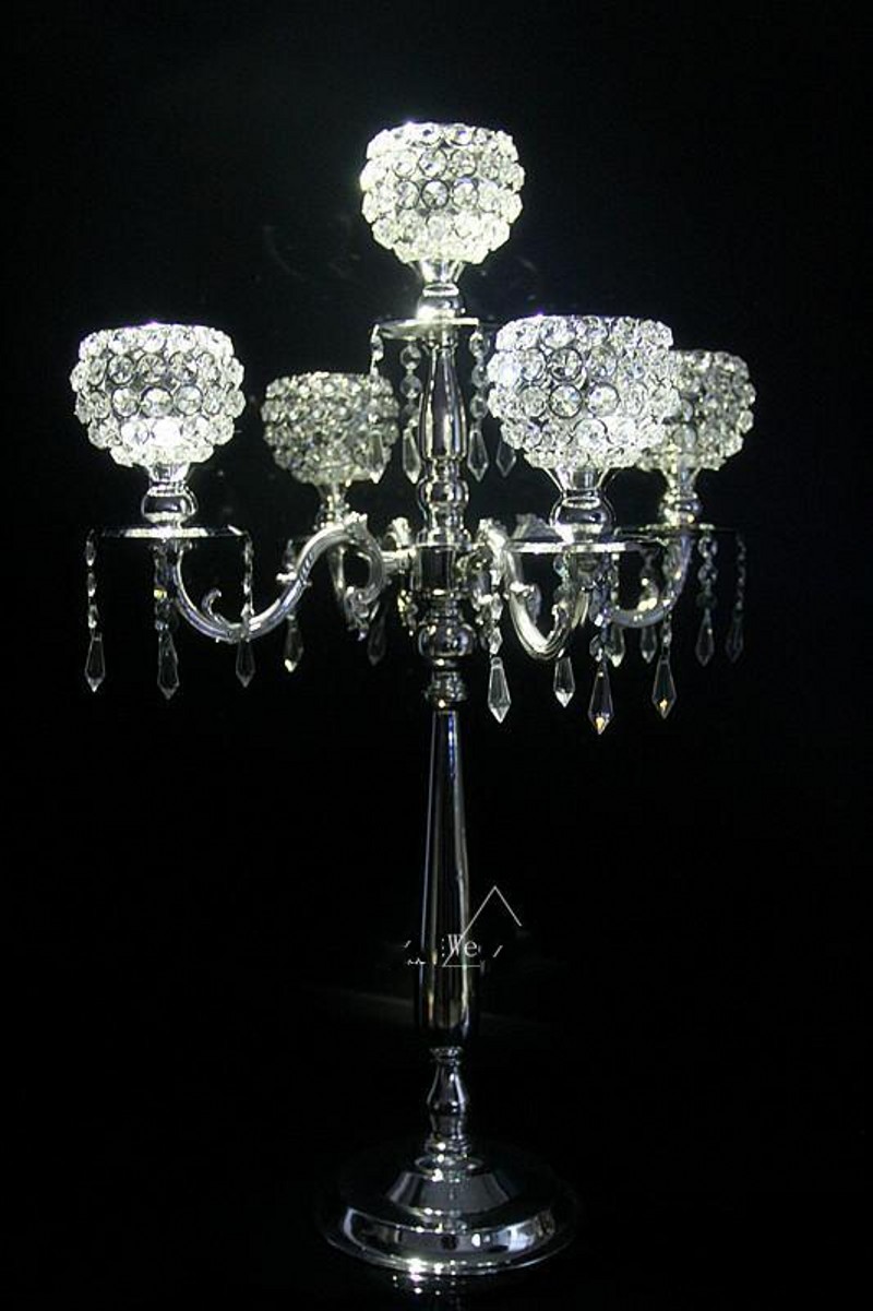 Gold Silver Party Decoration plated metal Candlestick Table Ornament Candelabra With Crystal Pendants 5-arms Candle Holders 76cm for wedding cenpieces
Gold Silver Party Decoration plated metal Candlestick Table Ornament Candelabra With Crystal Pendants 5-arms Candle Holders 76cm for wedding cenpieces