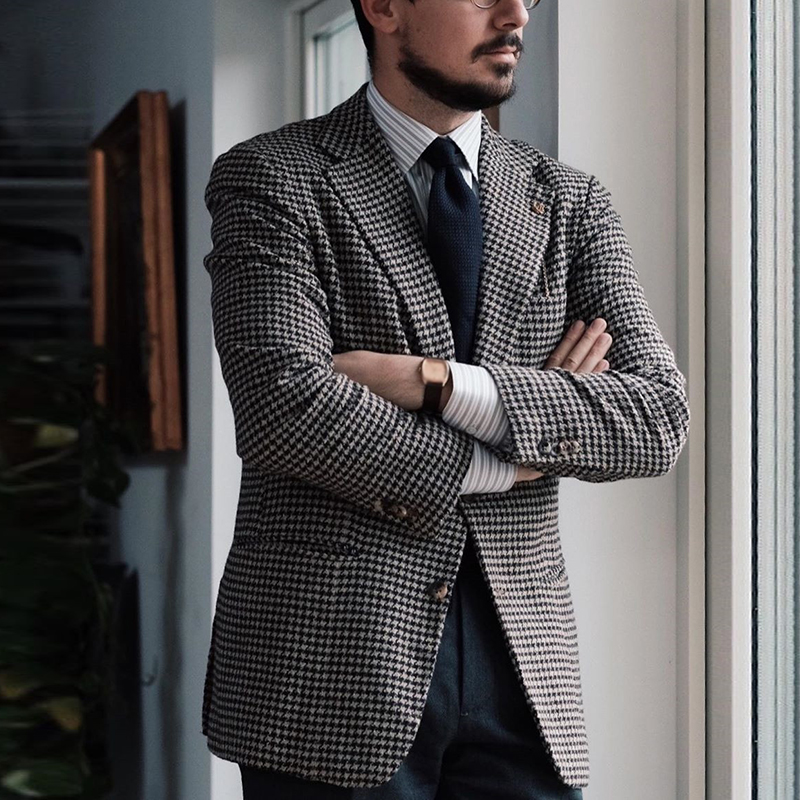 Classic White Black Check Groom Wear Two Button Peaked Lapel Mens Business Formal Prom Tuxedos Best Man Blazer Suit Only One Piece