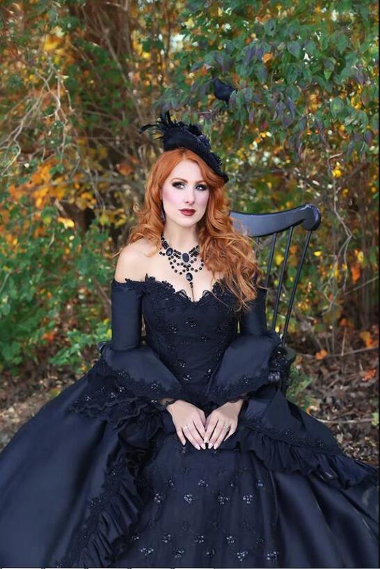 Romantic Black Wedding Dresses Off The Shoulder Lace Vintage Gothic Bridal Dress Appliques Beads Vestidos De Novia Boho Wedding Gowns