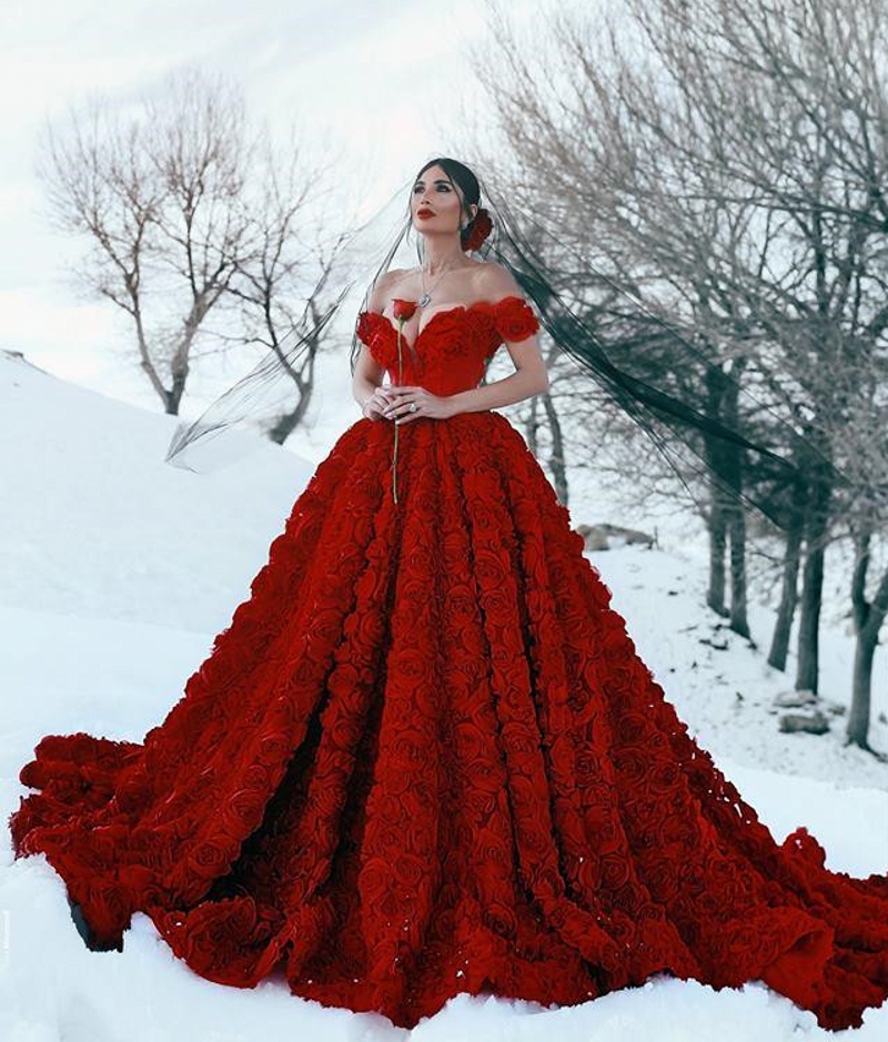 2023 Bridal Gowns Dark Red Wedding Dresses with 3D Rose Flowers Cathedral Train Arabic Middle East Church Off Shoulder Backless