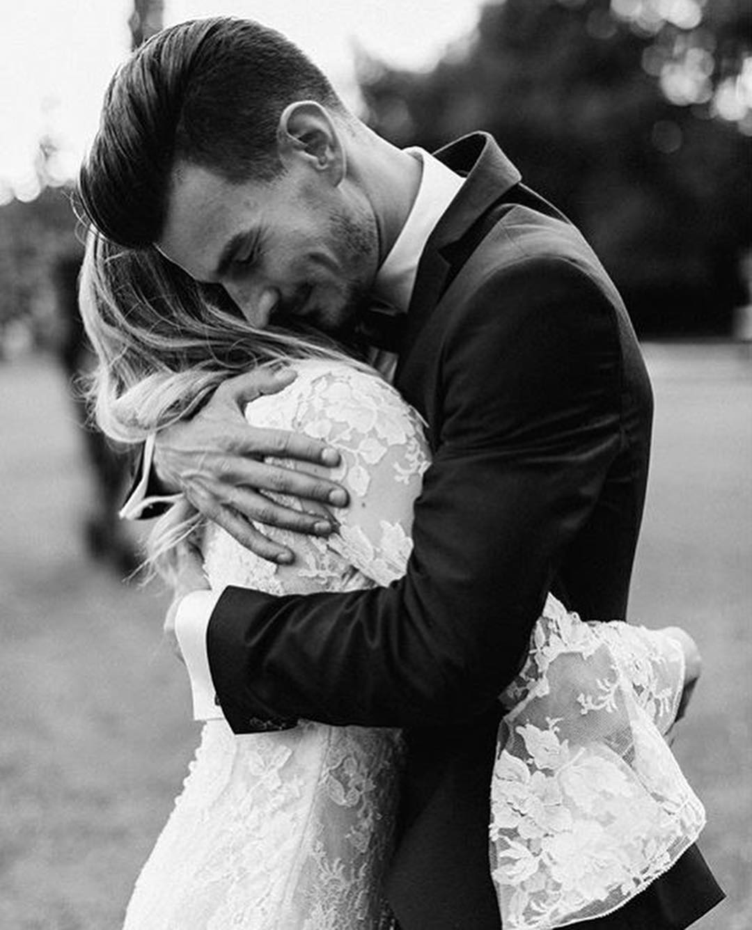 2019 Beach Berta Mermaid Wedding Dresses V Neck Trumpet Long Sleeves Split Lace Appliques Bridal Gowns robe de mariée