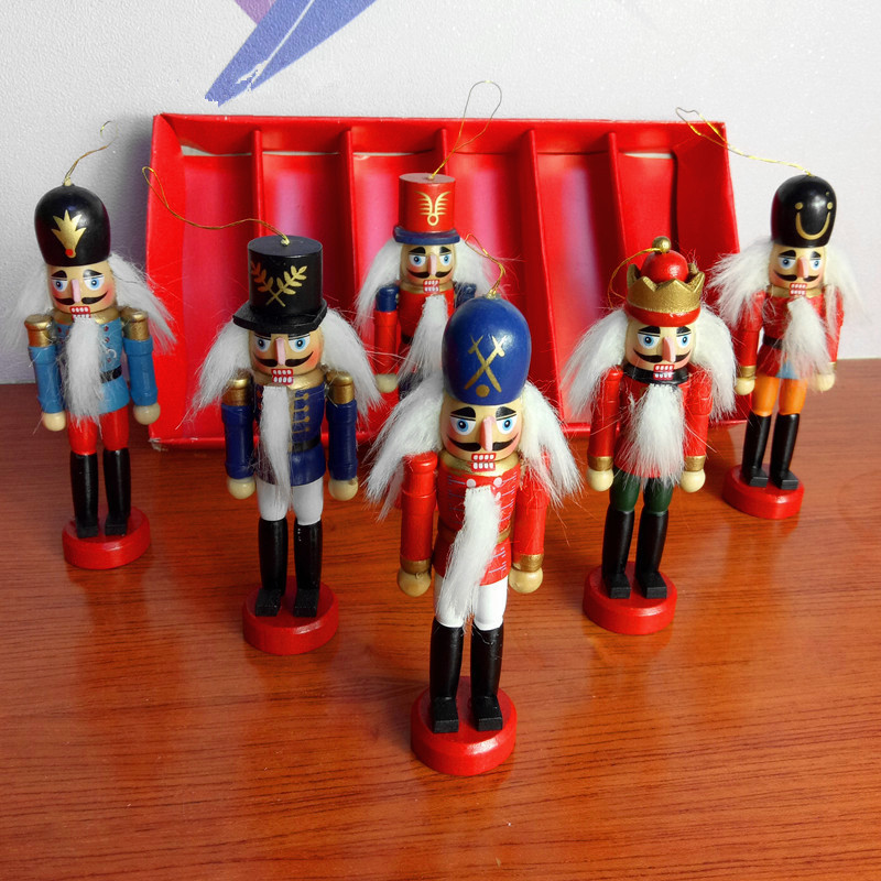 Christmas Decoration 1pcs 12cm Zakka Wood Made Nutcracker Puppet New Year Christmas Desktop Ornaments Drawing Walnuts Soldiers
Christmas Decoration 1pcs 12cm Zakka Wood Made Nutcracker Puppet New Year Christmas Desktop Ornaments Drawing Walnuts Soldiers