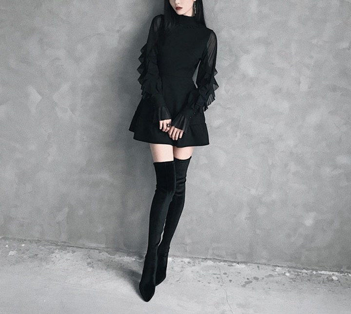 2019 Summer Women Butterfly Sleeve Mini Dress Gothic Punk Ruffles Neck A-Line Dress Autumn Sexy High Waist Solid Black
2019 Summer Women Butterfly Sleeve Mini Dress Gothic Punk Ruffles Neck A-Line Dress Autumn Sexy High Waist Solid Black