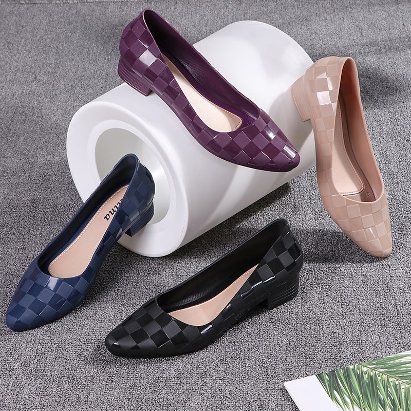 Maggie's Walker Shinny Beach Shoes Women Jelly Sandals Summer Pointed-toe Slip-on Resin Wedges Sandals Rain Shoes Size 36~41, 1.5 size smaller
Maggie's Walker Shinny Beach Shoes Women Jelly Sandals Summer Pointed-toe Slip-on Resin Wedges Sandals Rain Shoes Size 36~41, 1.5 size smaller