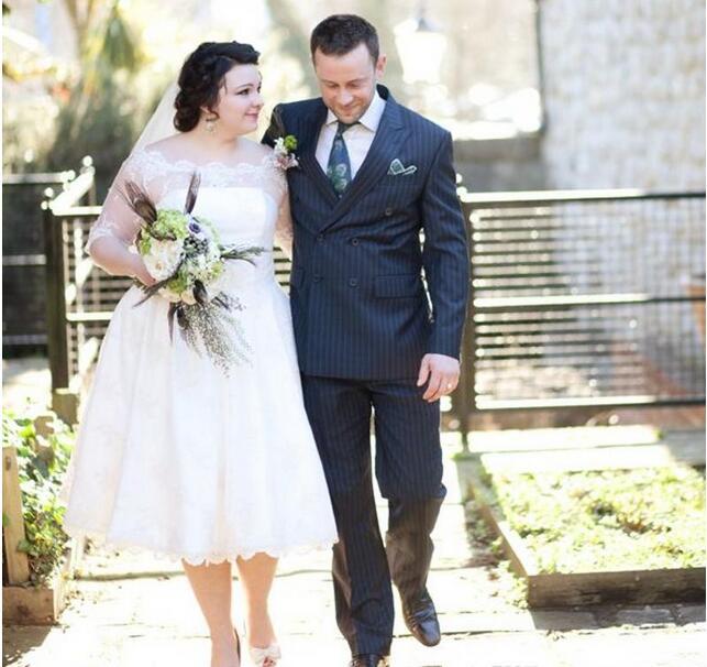 Plus Size A Line Wedding Dresses Half Sleeves 2019 Tea Length Sheer Tulle Appliques Romantic Bridal Gowns Scalloped Wedding Gowns