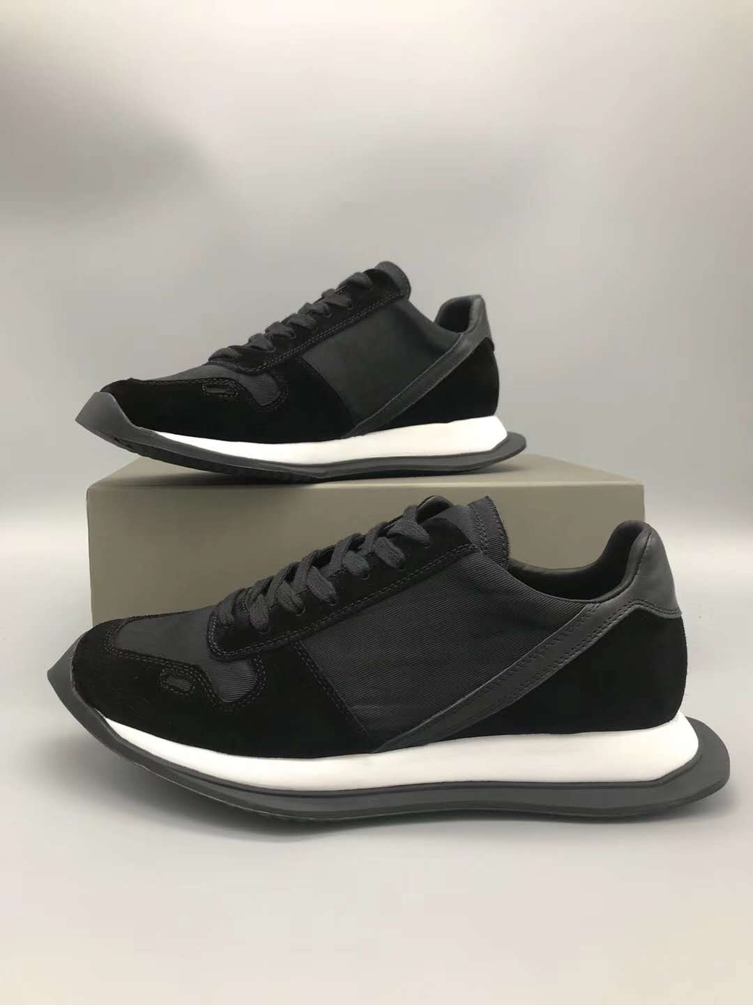New list genuine leather mesh lining sports shoes first layer water dyed leather trend fashion personality non-slip shock absorber shoes, Black
New list genuine leather mesh lining sports shoes first layer water dyed leather trend fashion personality non-slip shock absorber shoes, Black