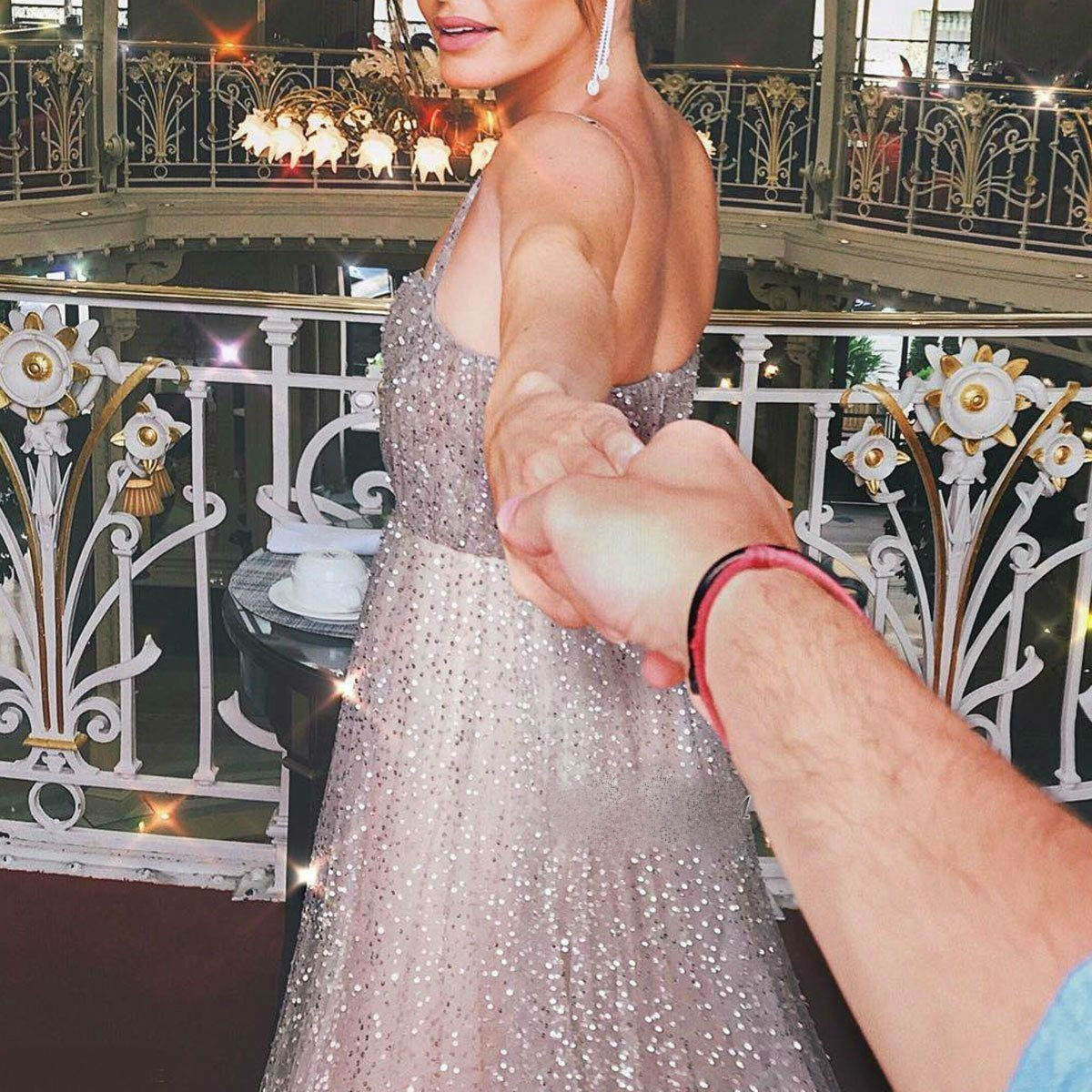 Sparkly Sequins Prom Dresses 2019 Spaghetti Straps Arabic Dubai Sexy Evening Gowns Customize Cocktail Party Dresses robes de soirée